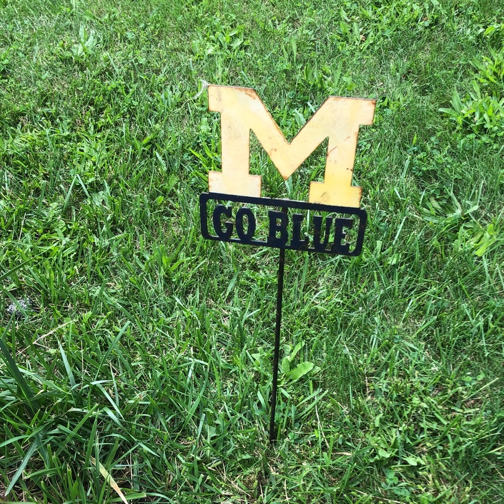 Yellow 'M' Go Blue Garden Stake - Home Party Supplies